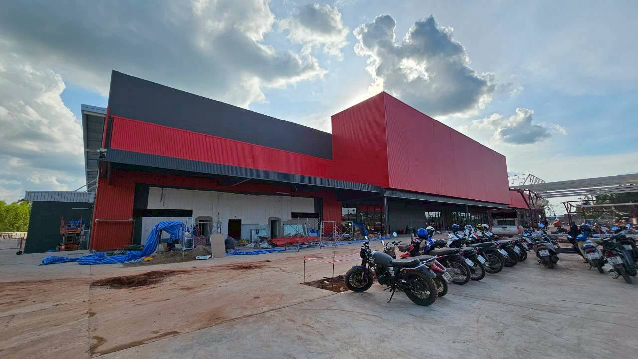 งานก่อสร้างและตกแต่ง Makro x Lotus's สาขา บ้านไผ่ (St.172) 